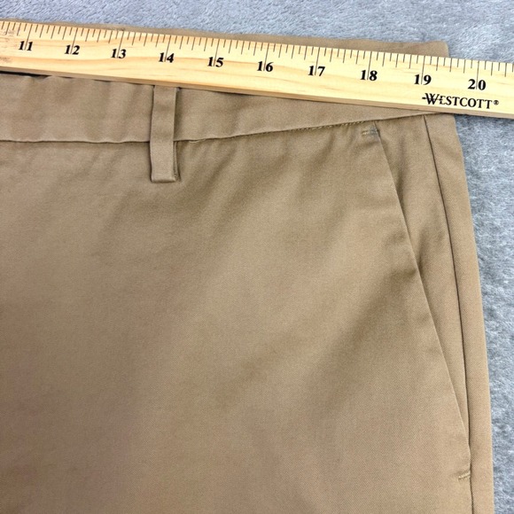 Dockers Relaxed Fit Mens 38x32 Khaki Chinos Pants Cotton Blend Stretch Workwear - Picture 8 of 10